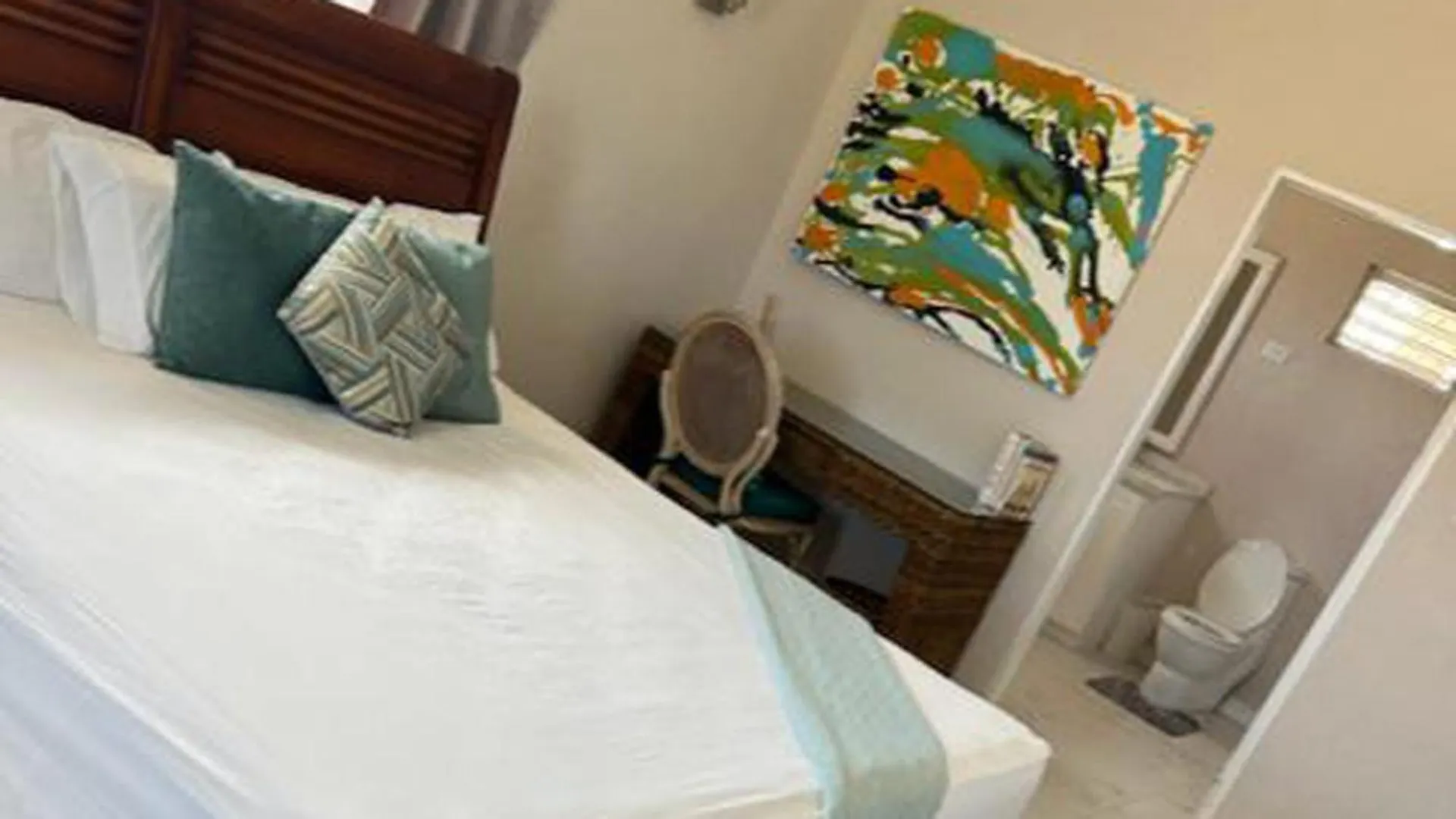 Welcome To Hope Winds, A Charming Property Ranch-Style House On A Seren Christ Church
